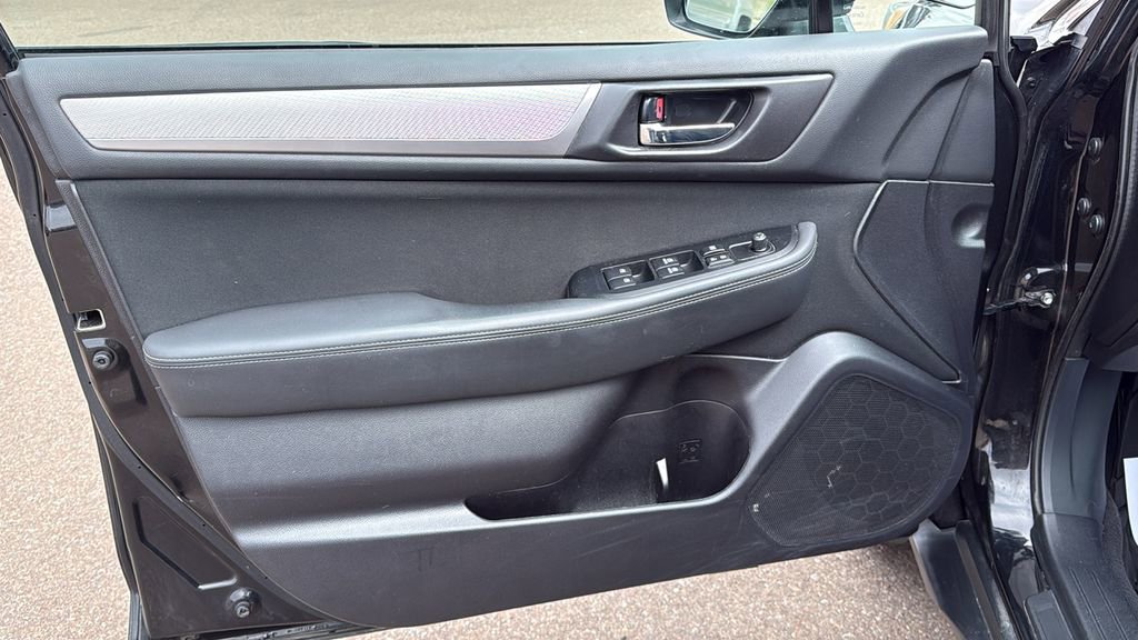 Used 2016 Subaru Outback 2.5i Premium image 17