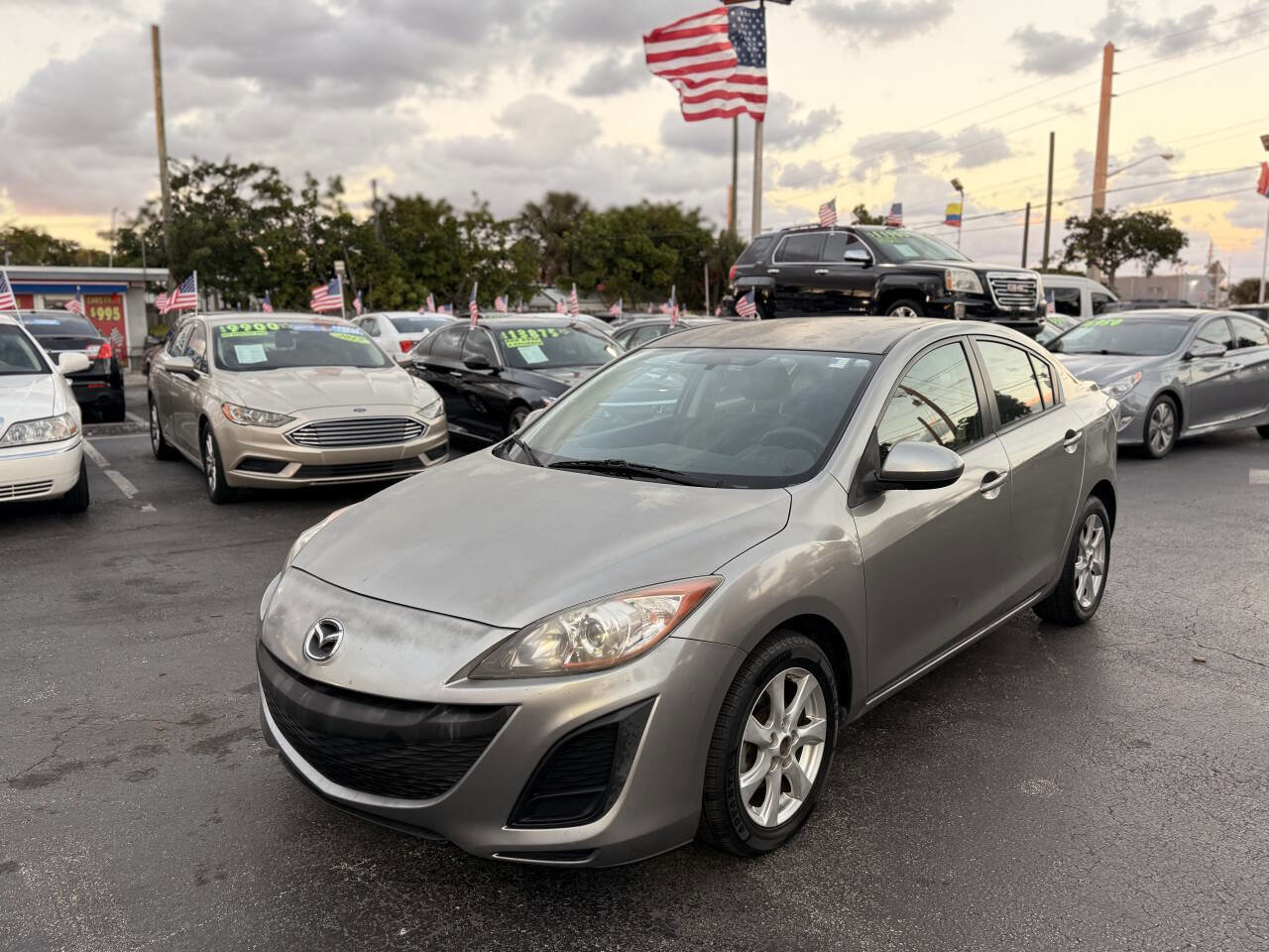 Used 2010 MAZDA MAZDA3 i Touring image 2