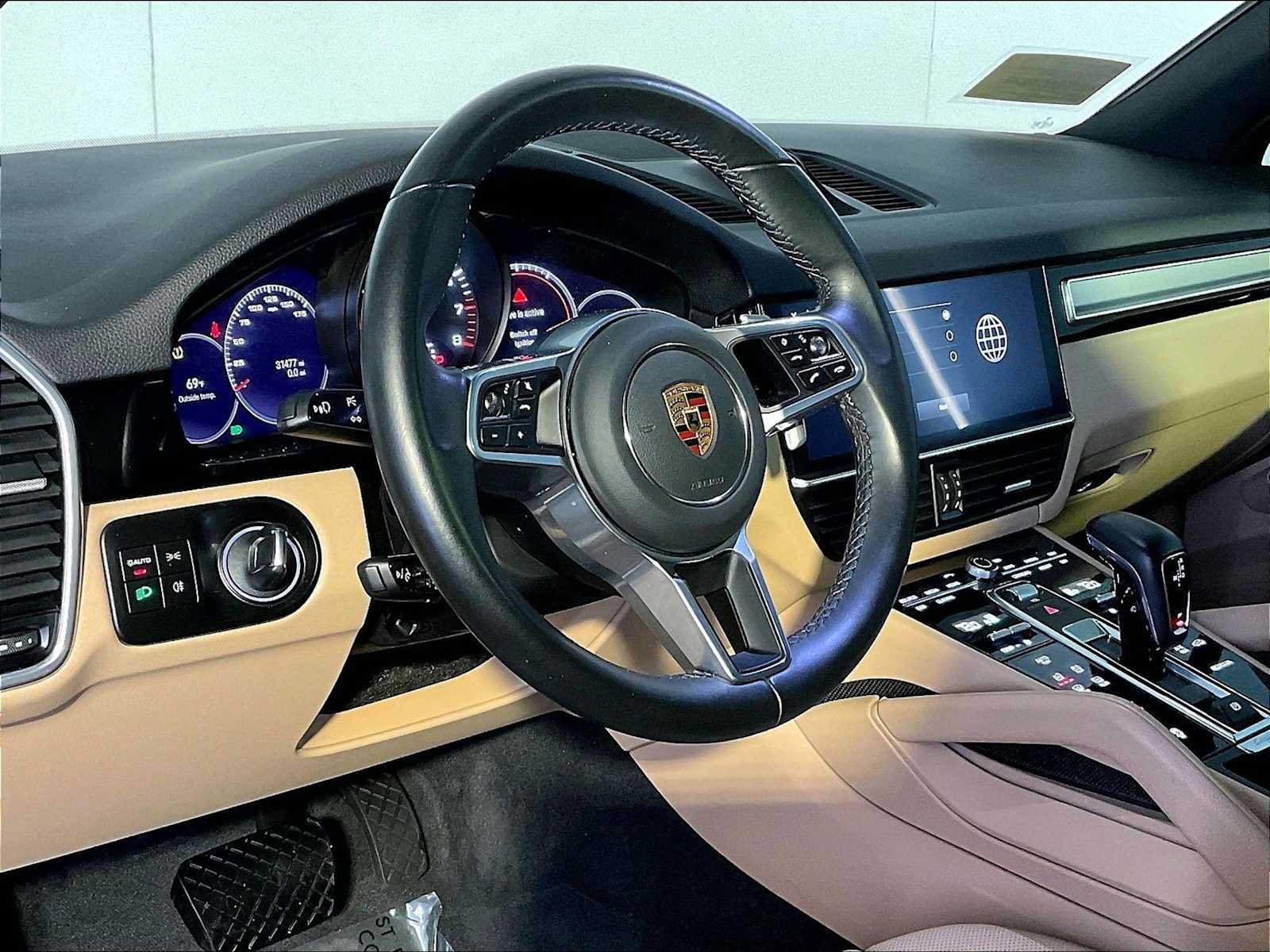 Certified 2022 Porsche Cayenne Platinum Edition AWD/4WD image 4