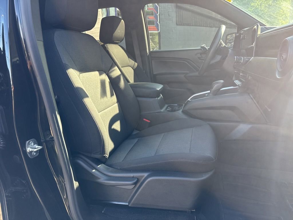 Used 2025 Chevrolet Colorado Trail Boss AWD/4WD image 9