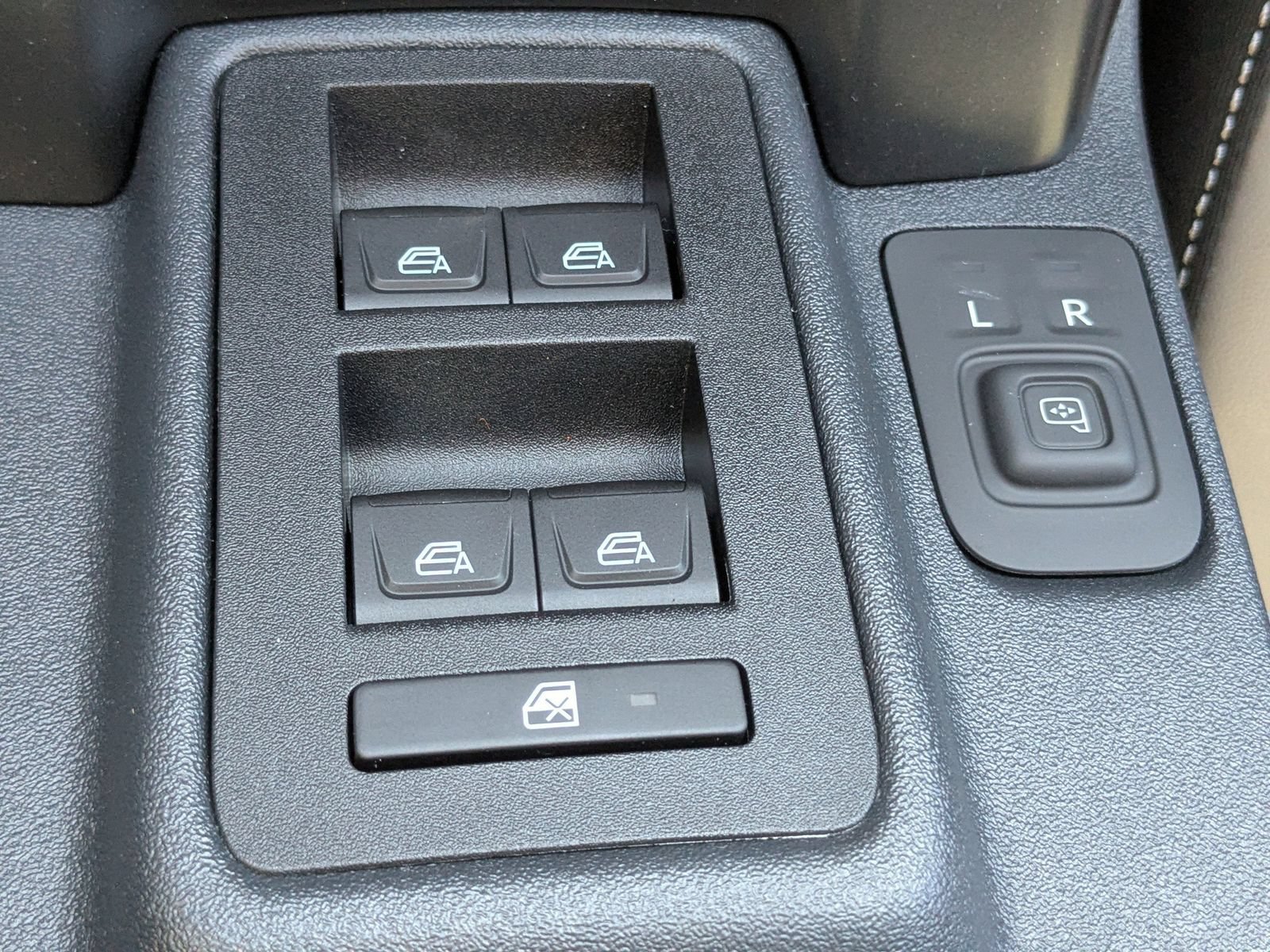 New 2025 Ford Bronco Outer Banks w/ Sasquatch Package AWD/4WD image 25