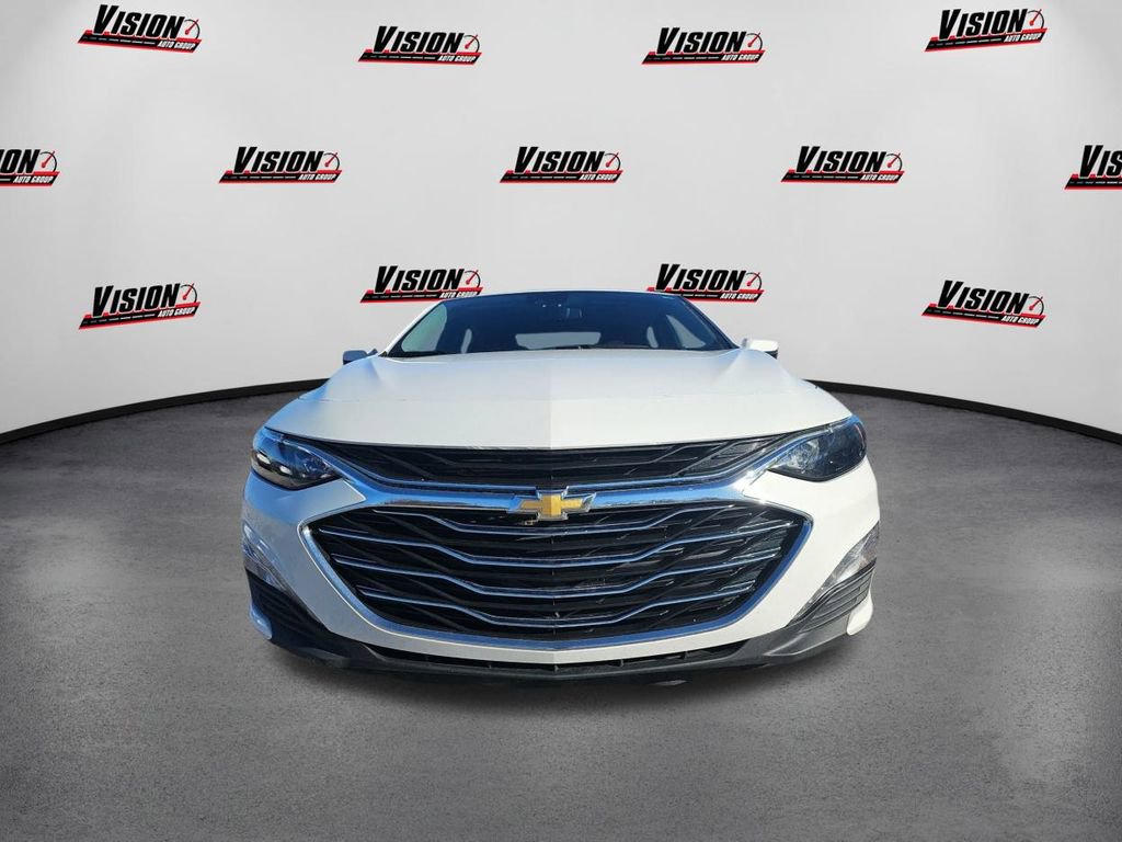Used 2024 Chevrolet Malibu LT image 2