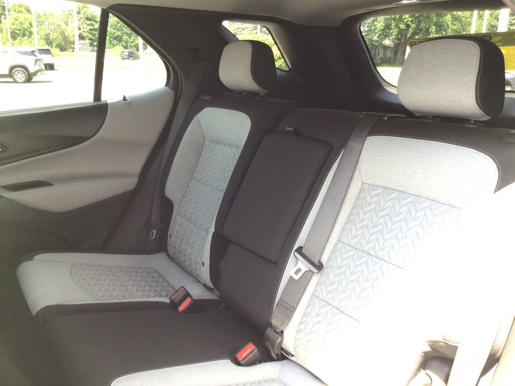 Used 2023 Chevrolet Equinox LT FWD image 33
