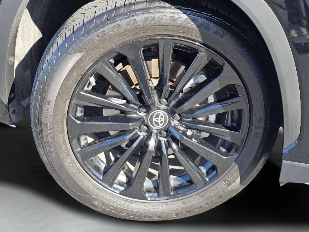Used 2023 Toyota Highlander XSE AWD/4WD image 18