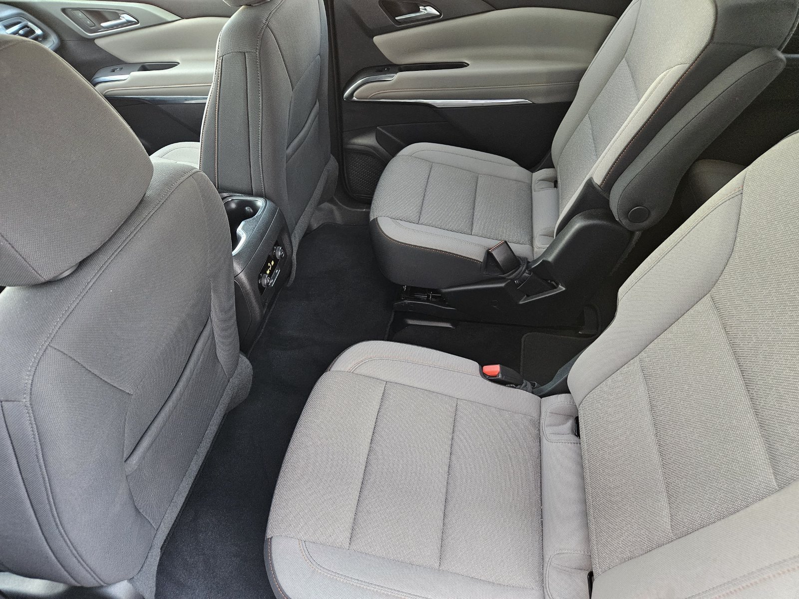 Certified 2026 Chevrolet Traverse LT w/ Driver Confidence Package FWD image 32