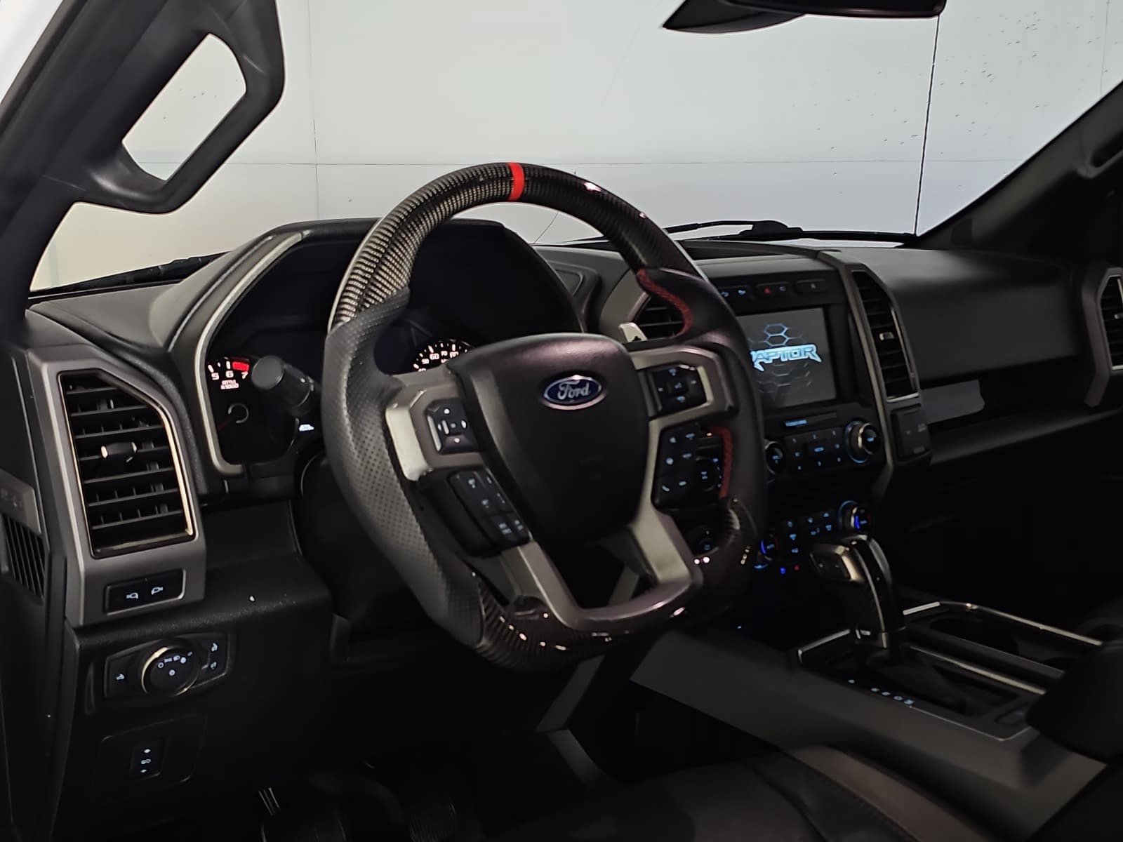 Used 2018 Ford F150 Raptor w/ Equipment Group 802A Luxury AWD/4WD image 14