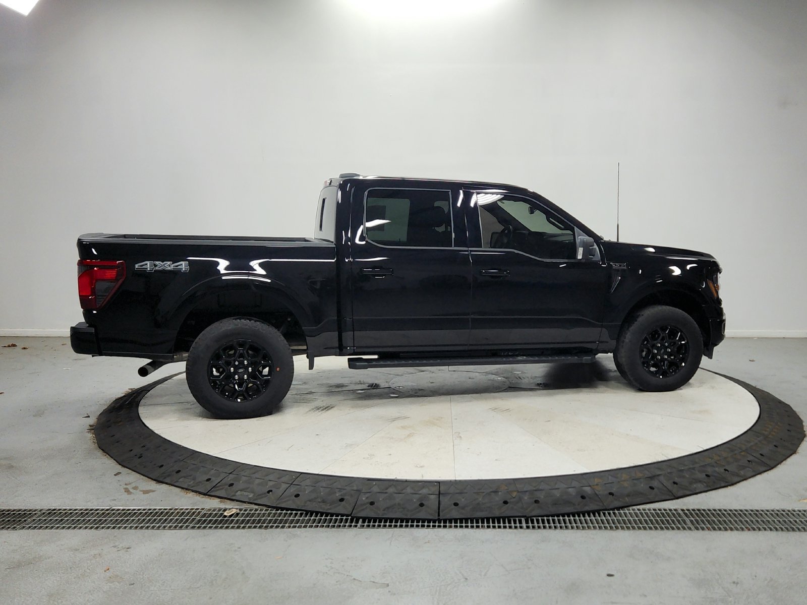 Used 2024 Ford F150 XLT w/ Equipment Group 302A MID AWD/4WD image 9