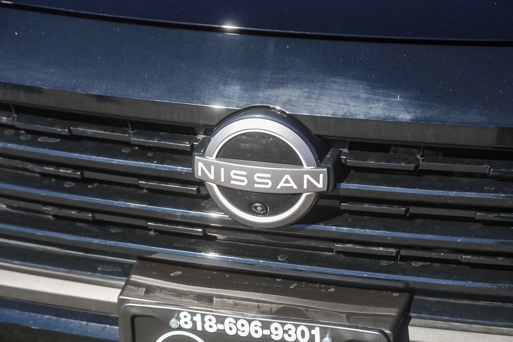 New 2026 Nissan Kicks SR w/ Cold Weather Package FWD image 5