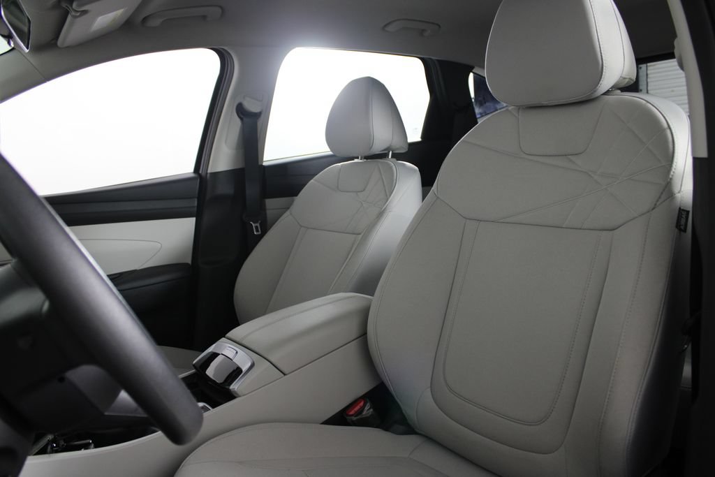 Certified 2026 Hyundai Tucson SE FWD image 19