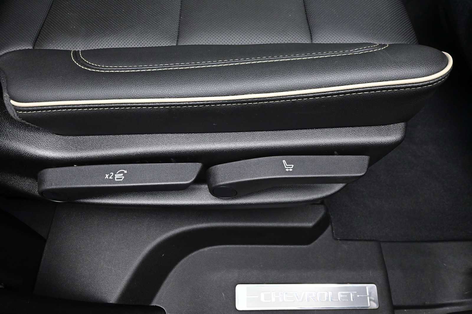 Used 2021 Chevrolet Tahoe Premier w/ Premium Package AWD/4WD image 65