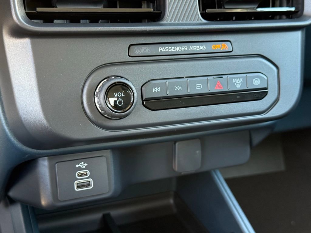 New 2025 Ford Maverick XL image 10