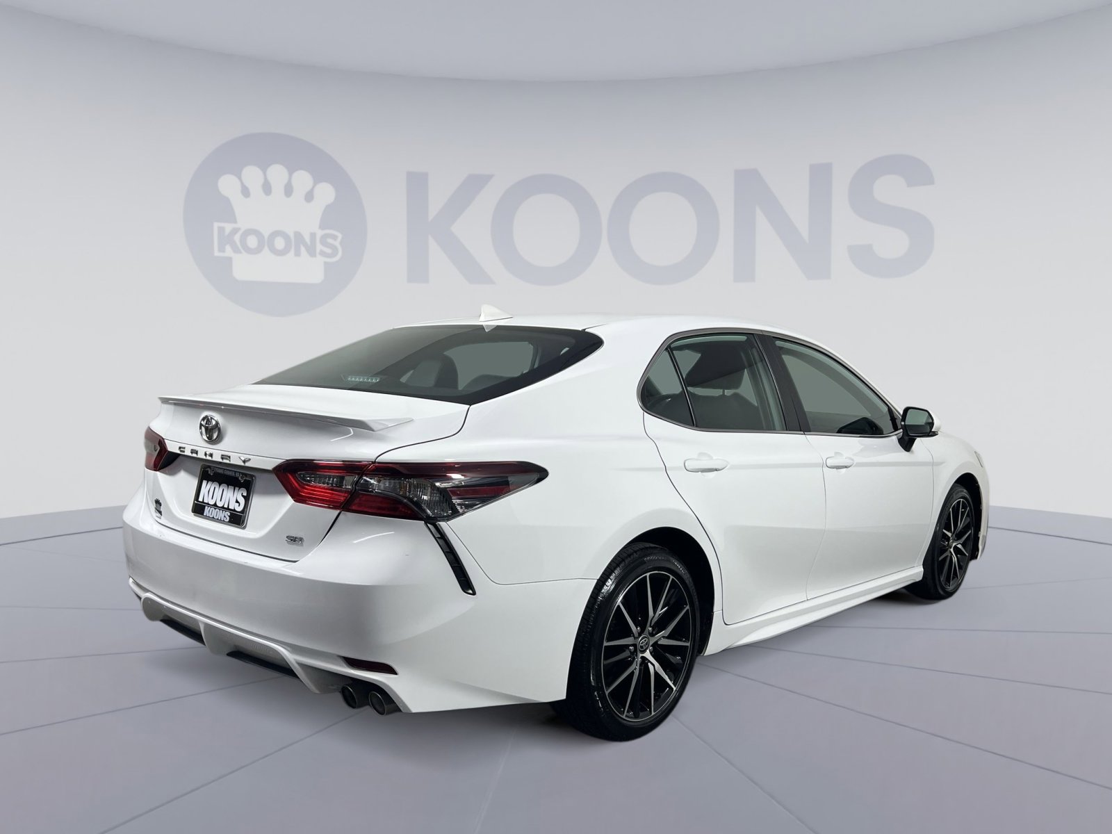 Used 2024 Toyota Camry SE image 7