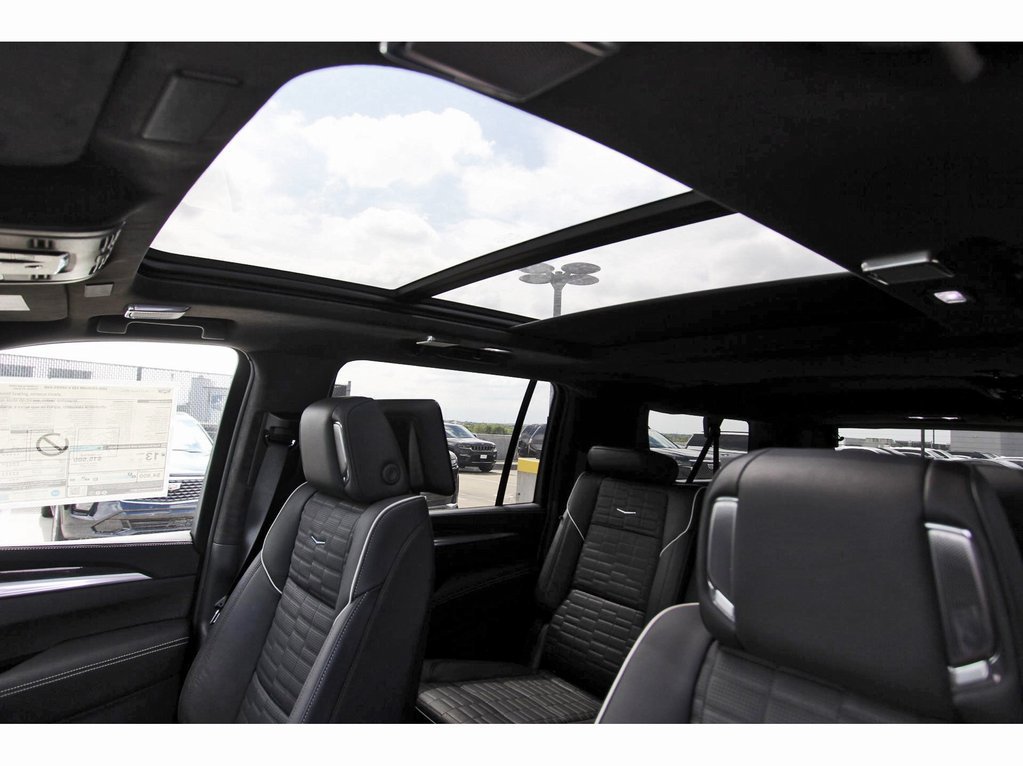 New 2026 Cadillac Escalade ESV V w/ LPO, ONYX Package AWD/4WD image 24