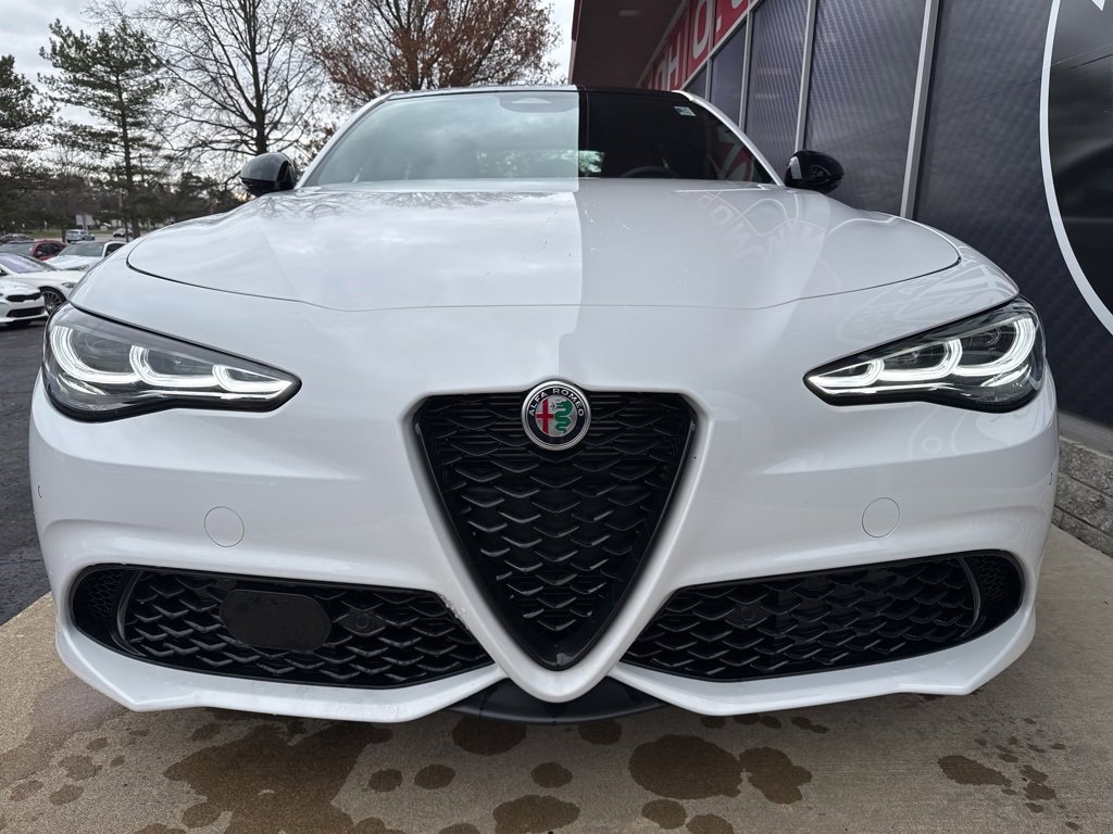 New 2025 Alfa Romeo Giulia AWD image 4