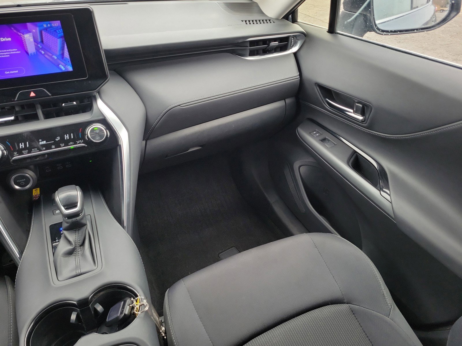 Used 2024 Toyota Venza LE AWD/4WD image 14