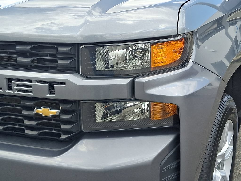 Used 2020 Chevrolet Silverado 1500 Custom w/ Custom Value Package AWD/4WD image 9