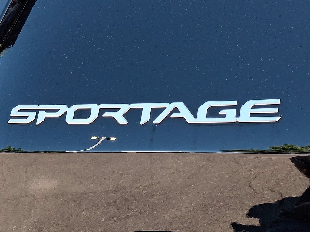 Used 2025 Kia Sportage LX AWD/4WD image 31