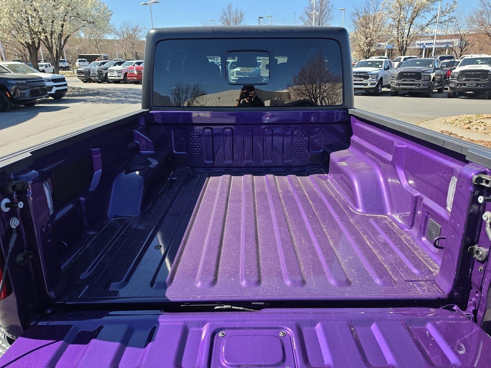 New 2026 Jeep Gladiator Sport AWD/4WD image 11