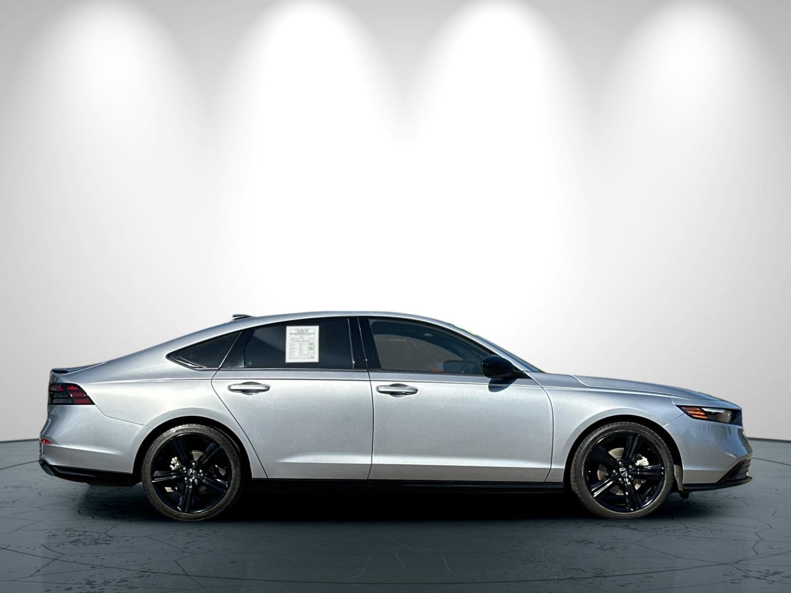 Used 2023 Honda Accord Sport image 3