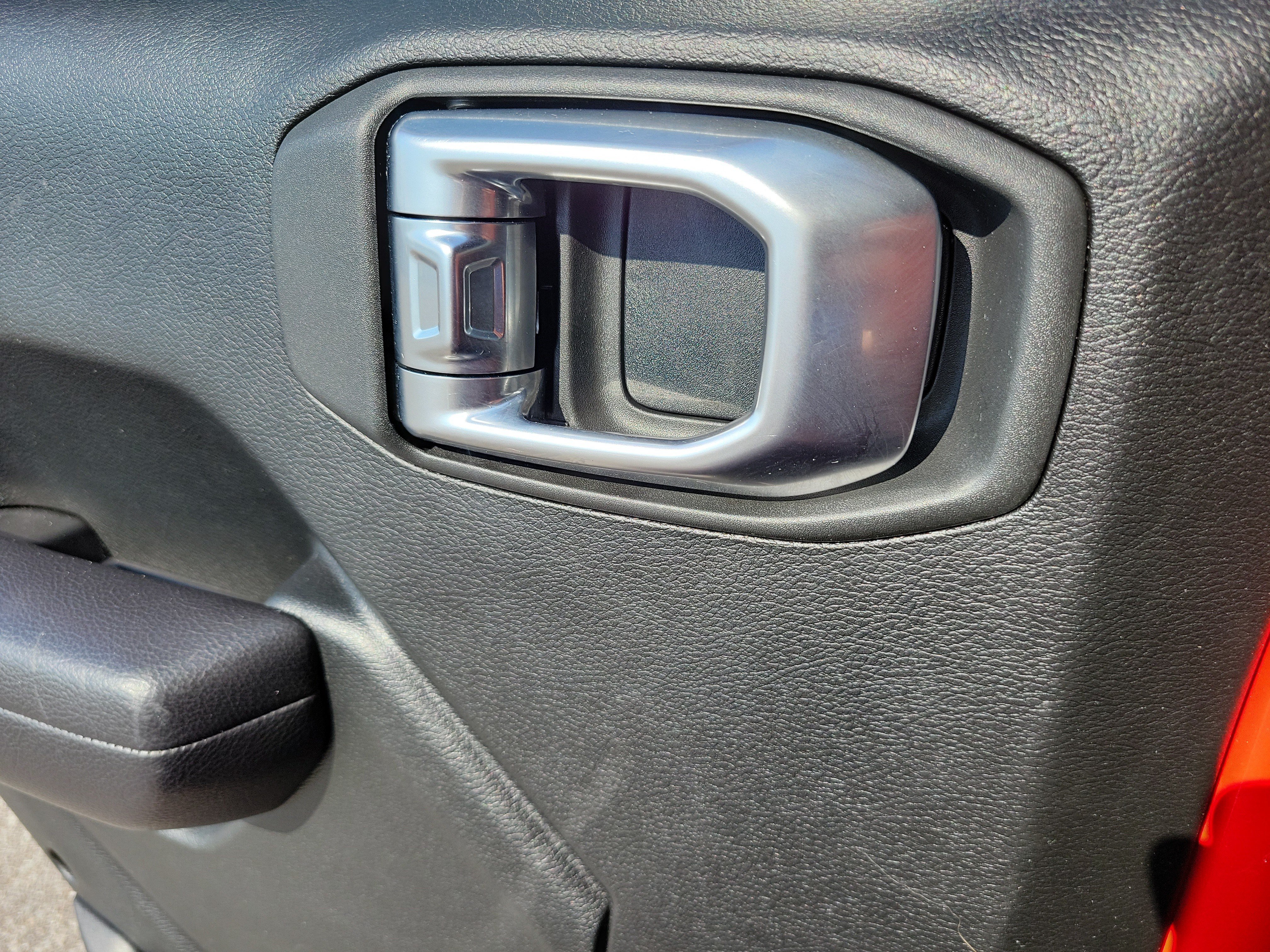Used 2018 Jeep Wrangler Unlimited Sport S AWD/4WD image 26