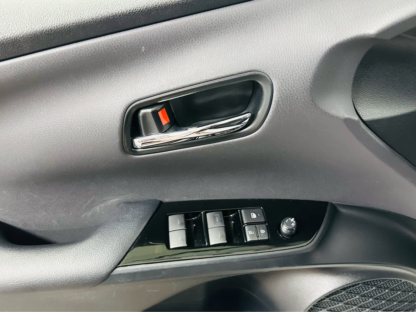 Used 2019 Toyota Prius LE image 20