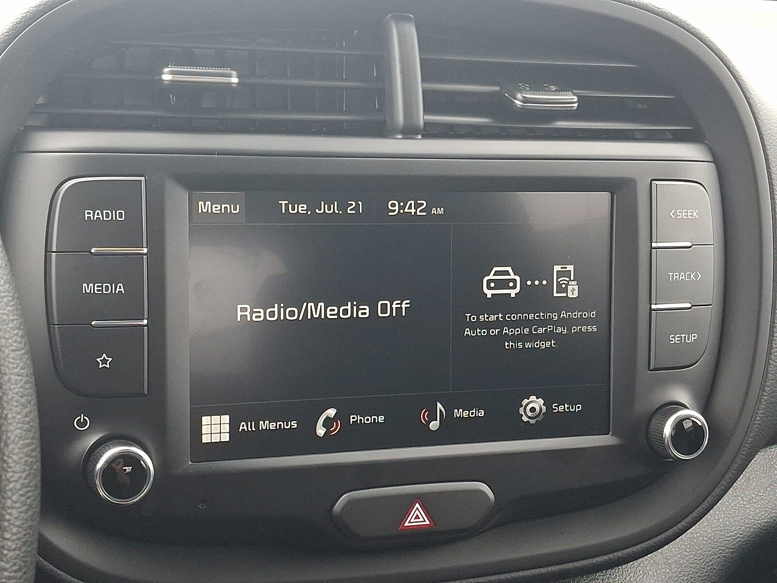 Used 2025 Kia Soul LX w/ LX Technology Package FWD image 16