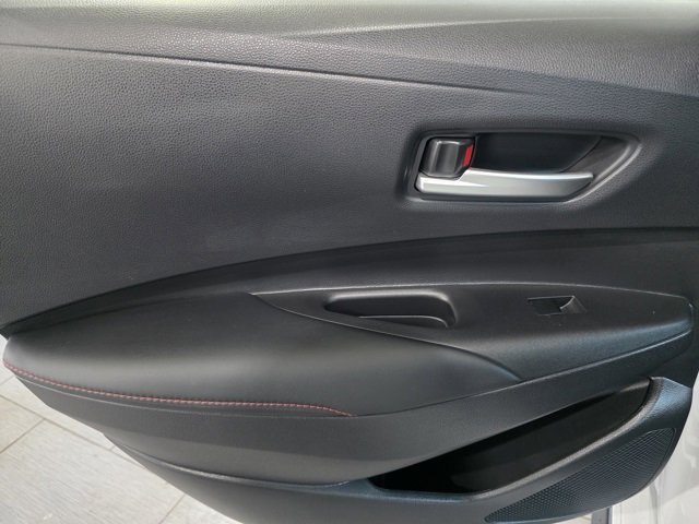 Used 2025 Toyota Corolla SE w/ Convenience Package image 11