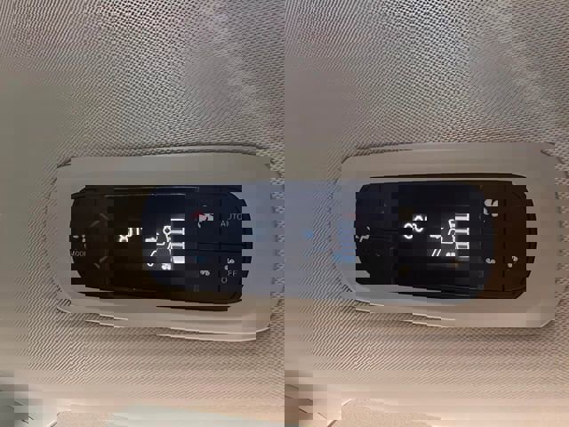 Used 2024 Chrysler Pacifica Touring-L image 12