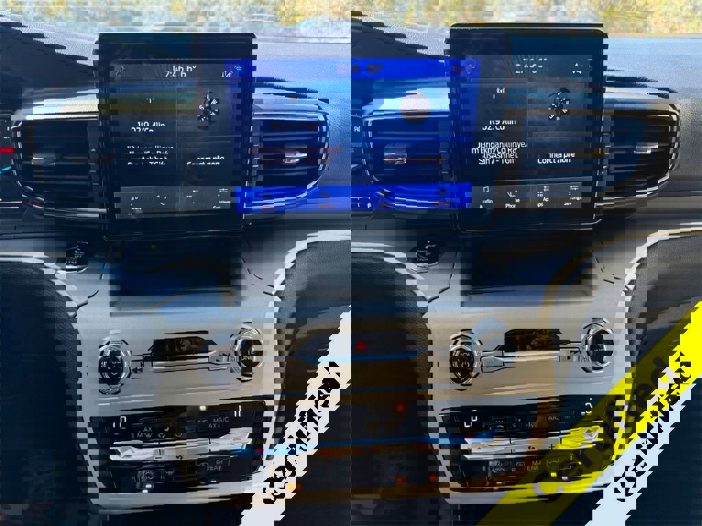 Used 2020 Ford Explorer XLT w/ Equipment Group 202A image 22