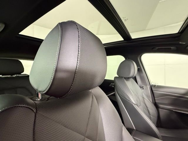 Used 2025 BMW X5 sDrive40i w/ Premium Package image 35