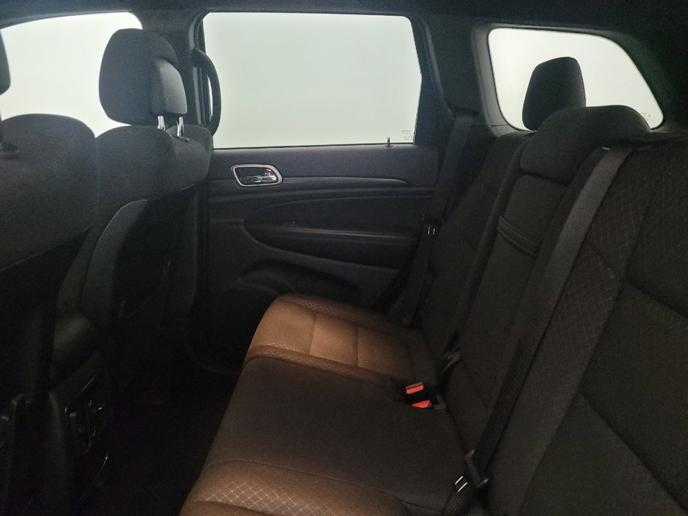 Used 2019 Jeep Grand Cherokee Laredo AWD/4WD image 18