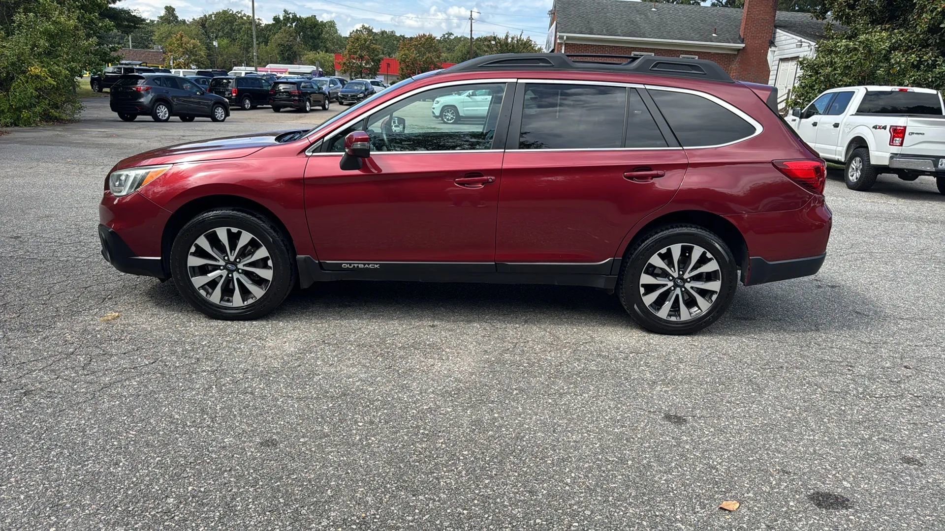 Used 2017 Subaru Outback 2.5i Limited image 8