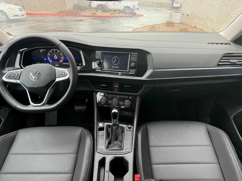 Used 2024 Volkswagen Jetta SE w/ Panoramic Sunroof Package image 12