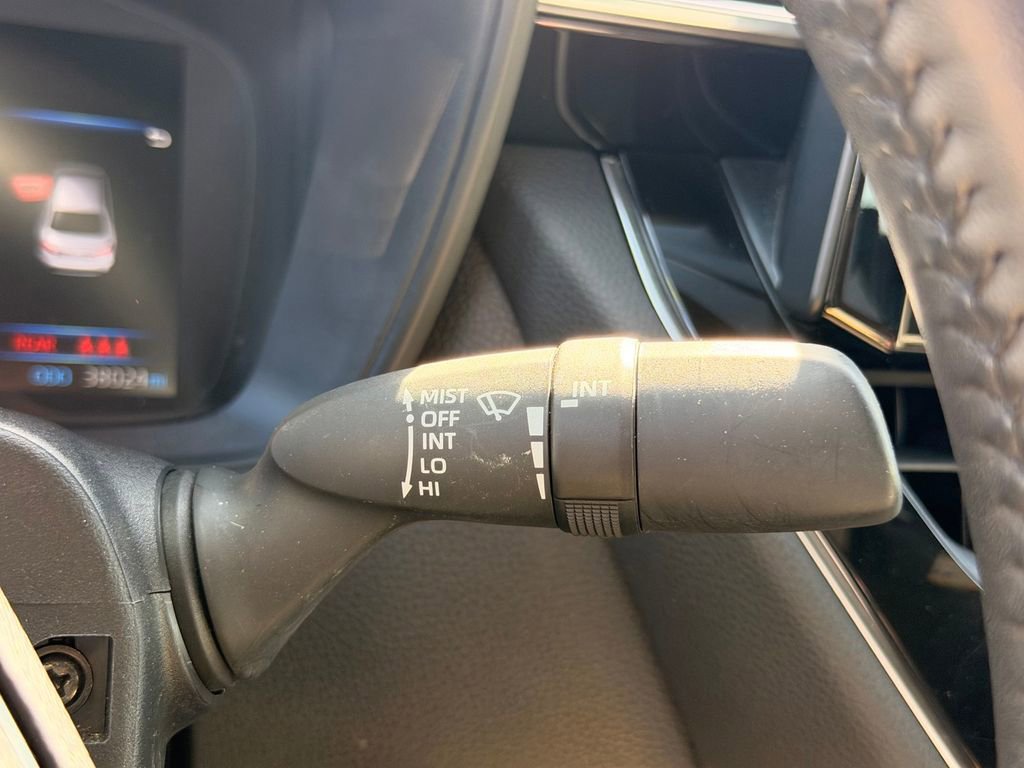 Used 2022 Toyota Corolla SE image 16