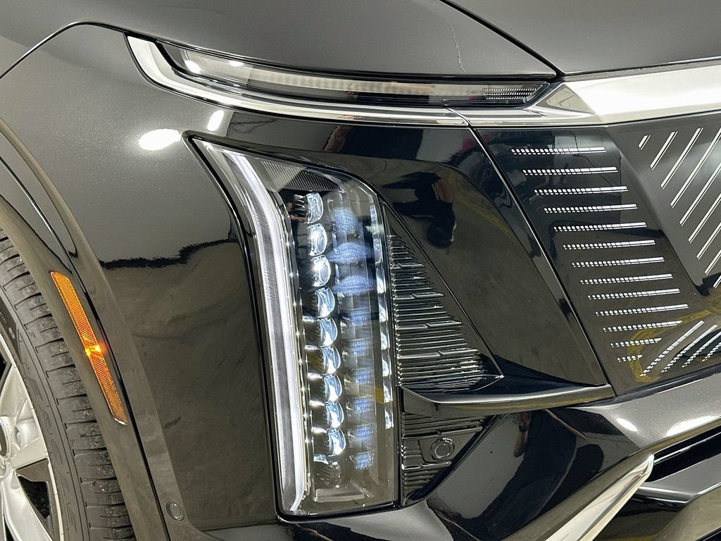 New 2026 Cadillac Vistiq Luxury w/ LPO, Floor Liner Package AWD/4WD image 41