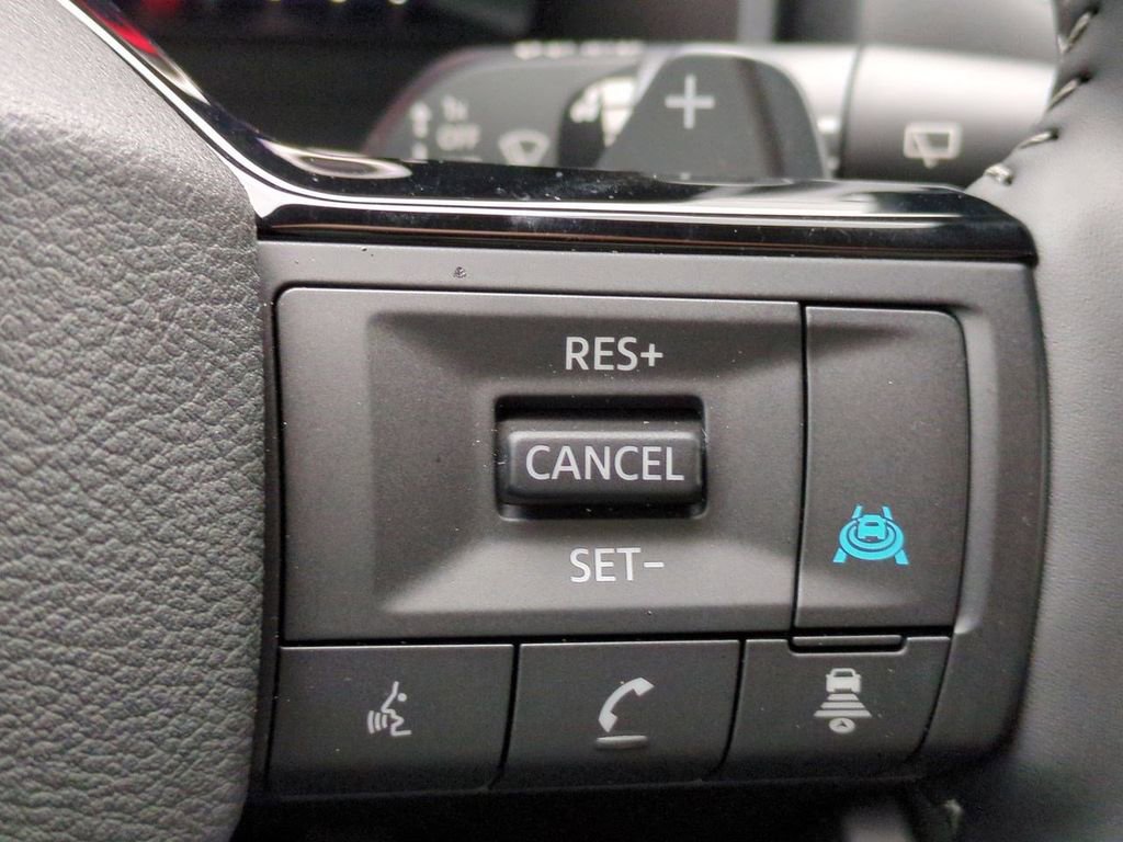 Certified 2025 Nissan Rogue SL image 27