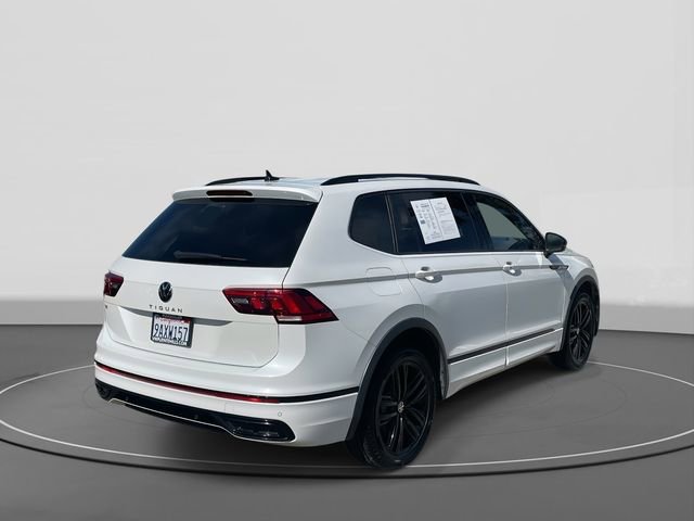 Used 2022 Volkswagen Tiguan SE R-Line image 4