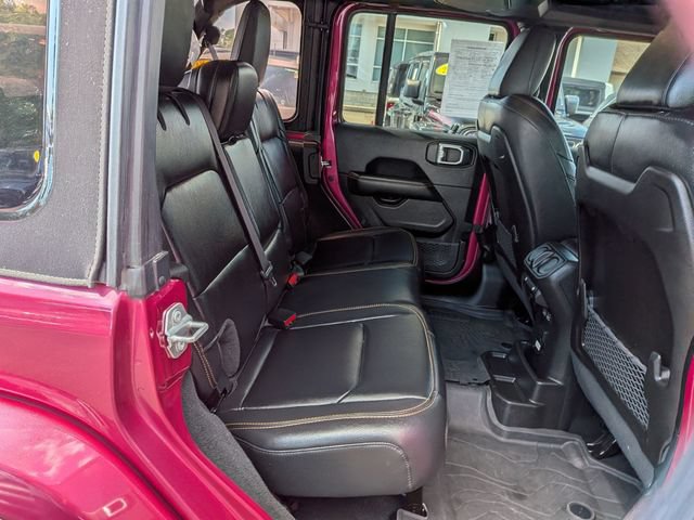 Certified 2024 Jeep Wrangler Unlimited Sahara w/ Technology Group AWD/4WD image 30