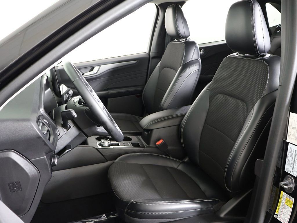 Used 2023 Ford Escape SE w/ Class II Trailer Tow Package image 31