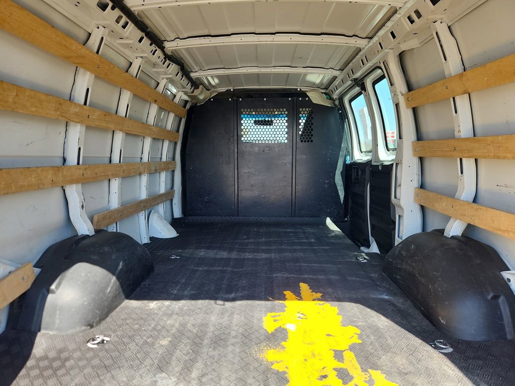 Used 2021 Chevrolet Express 2500 w/ Driver Convenience Package image 9