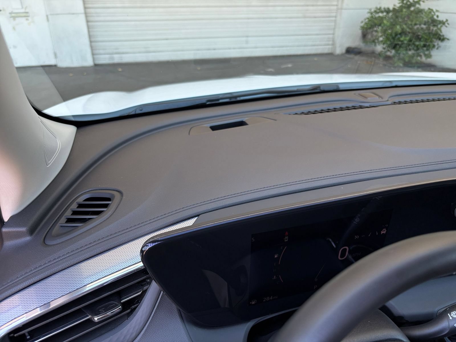 Used 2025 Buick Encore GX Preferred FWD image 34