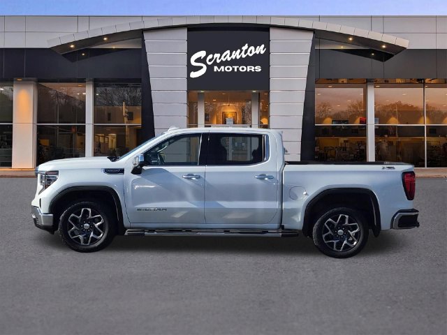 Used 2023 GMC Sierra 1500 SLT w/ SLT Premium Package AWD/4WD image 2