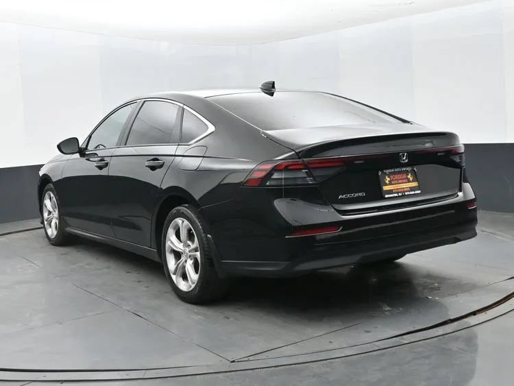 Used 2025 Honda Accord LX image 9
