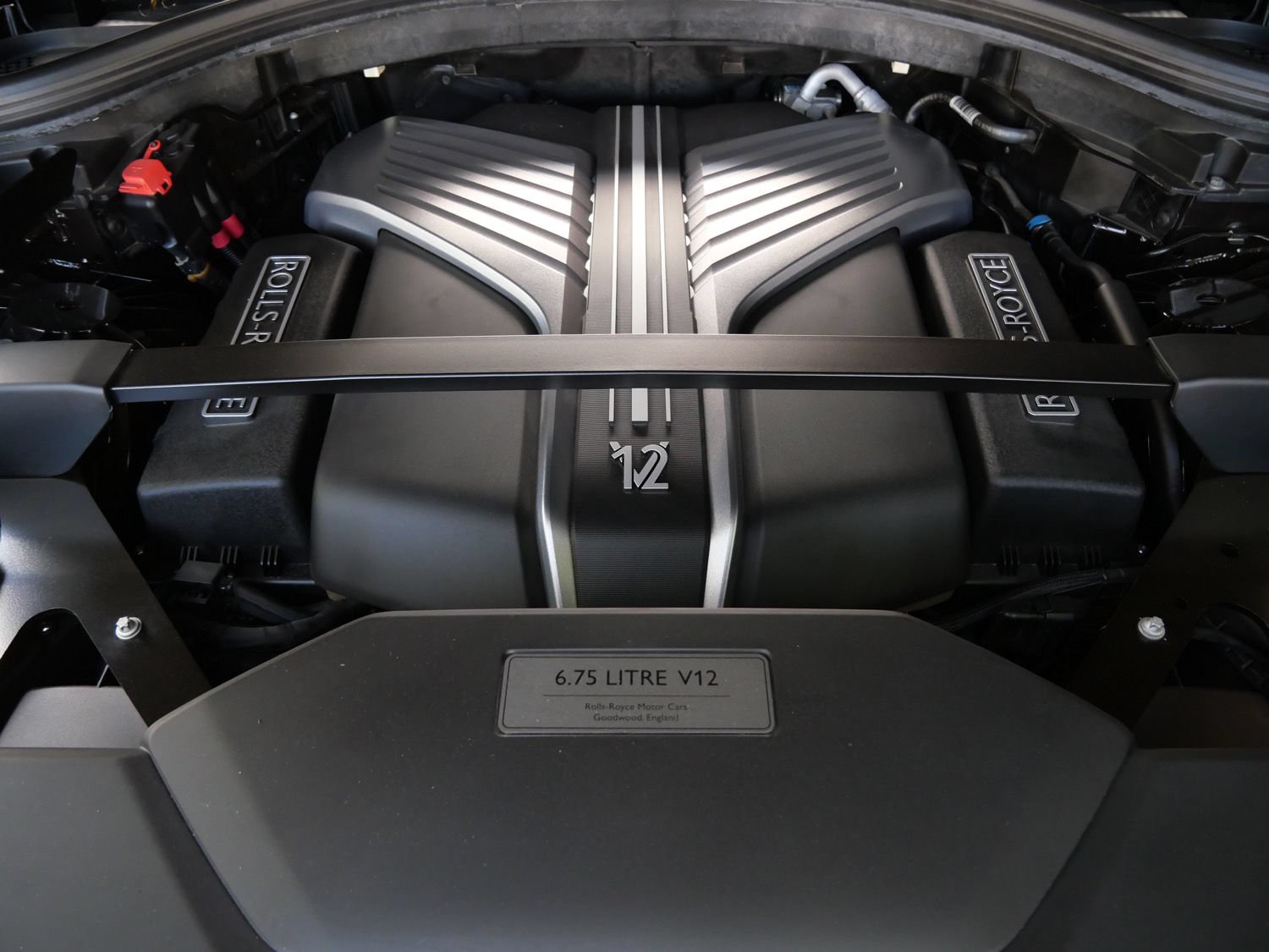 Certified 2022 Rolls-Royce Cullinan Black Badge AWD/4WD image 33
