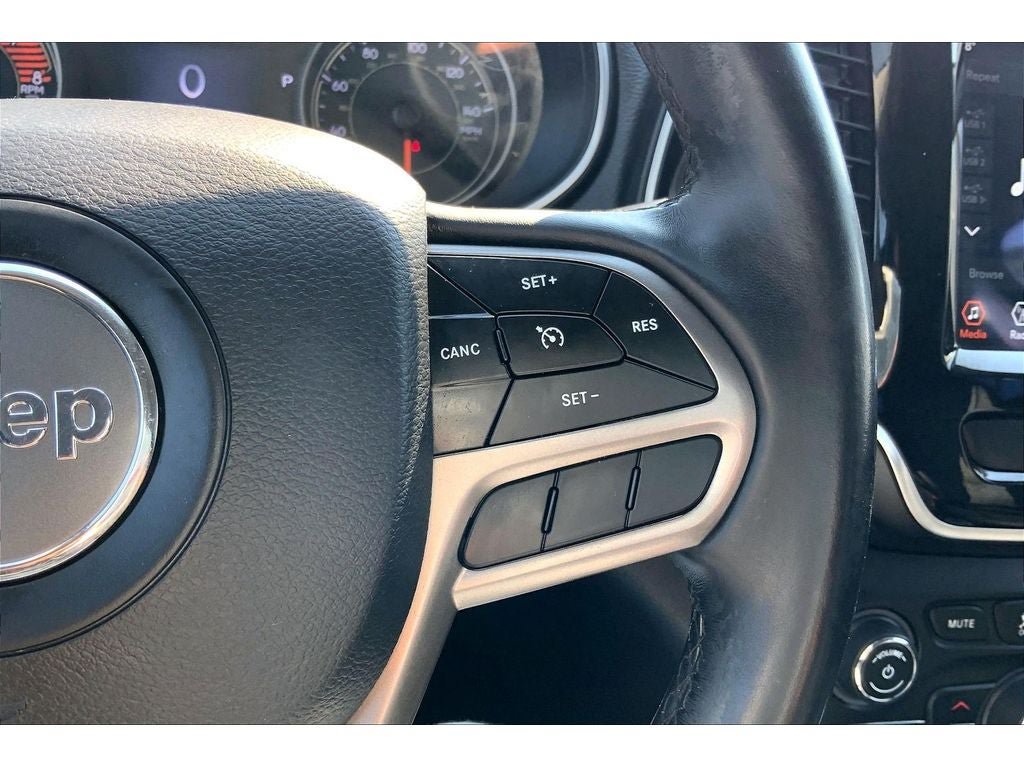 Used 2019 Jeep Cherokee Limited AWD/4WD image 21