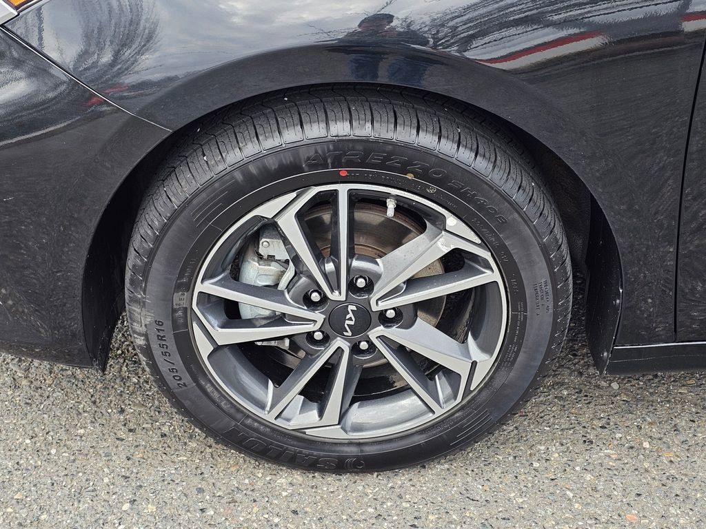 Used 2024 Kia Forte LXS image 6