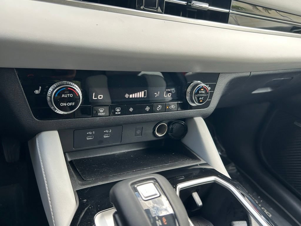 Used 2025 Mitsubishi Outlander SE FWD image 24