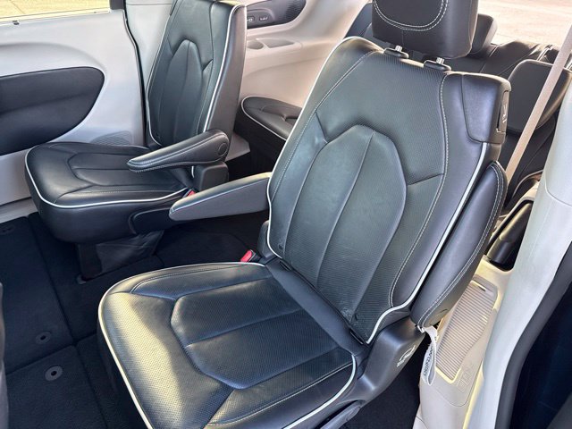 Used 2023 Chrysler Pacifica Limited w/ Uconnect Theater Family Group AWD/4WD image 21