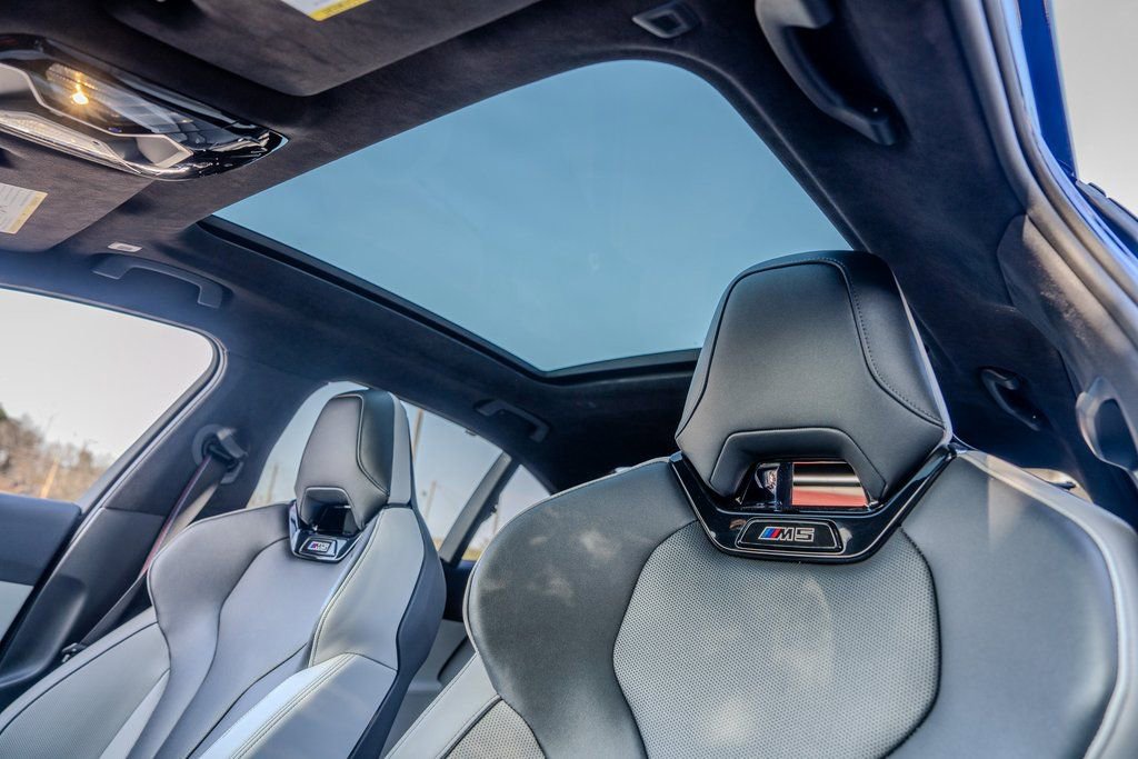 Used 2026 BMW M5 w/ Executive Package image 19