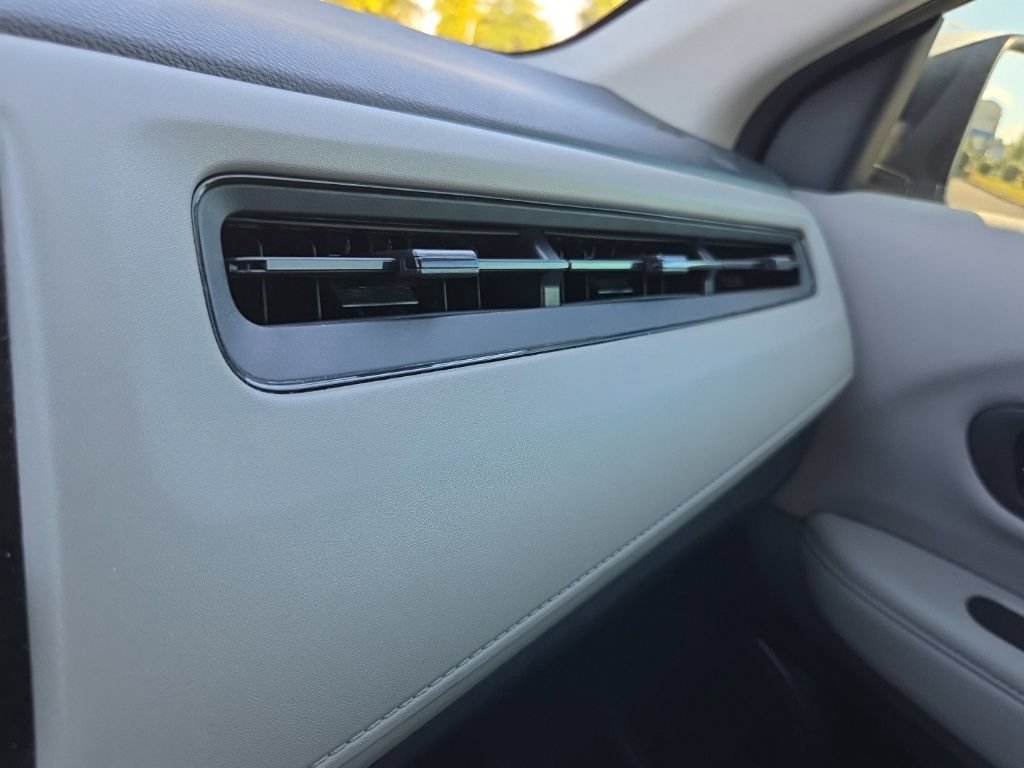 Used 2018 Honda HR-V LX image 45